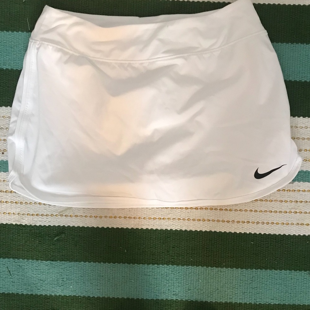 White nike tennis skirt